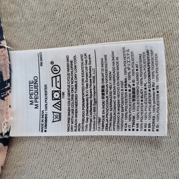 Banana Republic Pink & Navy Blue Double Layer Sleeveless Blouse SIZE: PETITE M - Picture 12 of 12